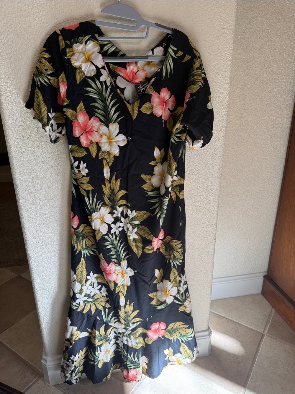 Hibiscus Stephanotis Tea-Length Bias Cut, Bottom Flare Dress Shannon Marie HI - Picture 9 of 9